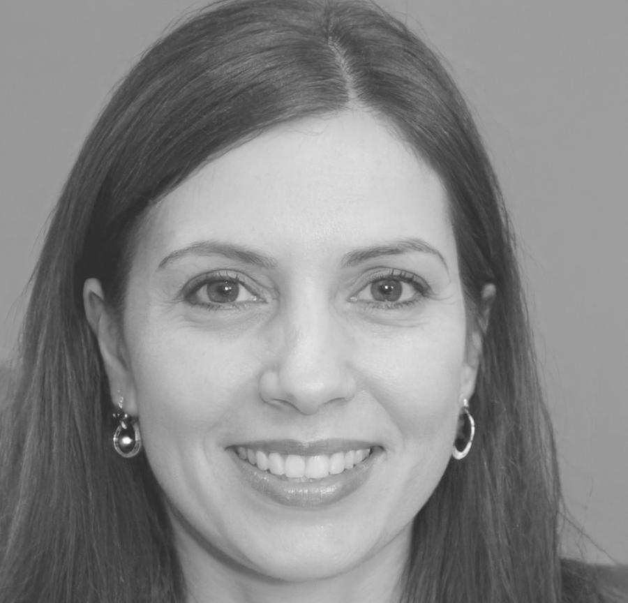 Profesora Ana Martínez, especialista en educación en línea
